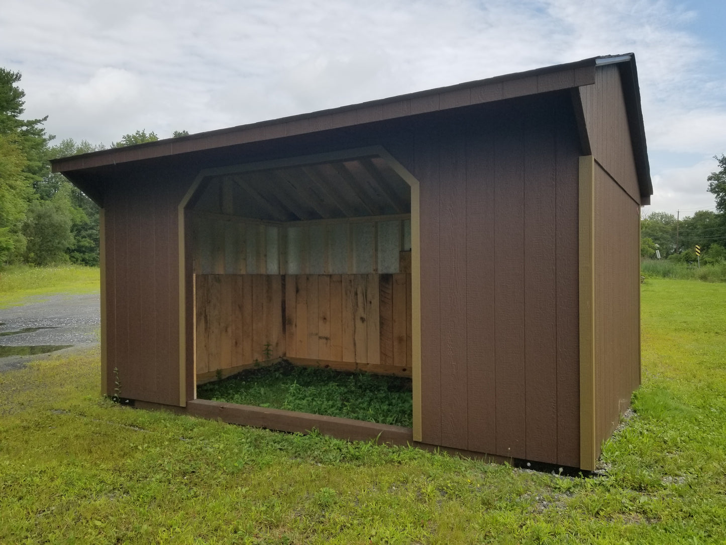 10x16 Horse Run-in Shed with SmartTec Siding