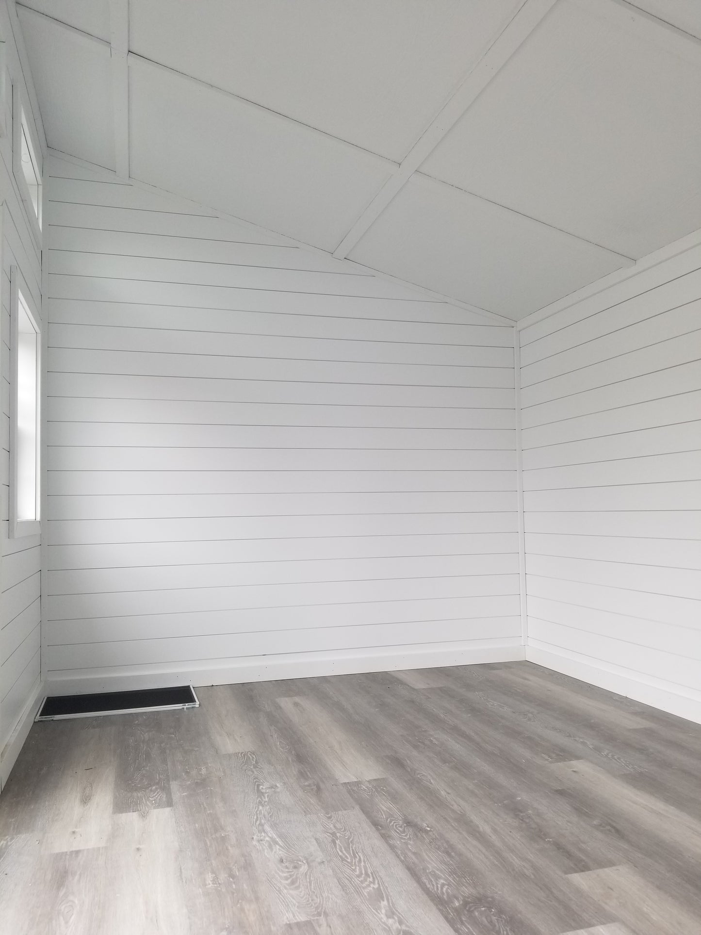 10x16 Studio with SmartTec Siding