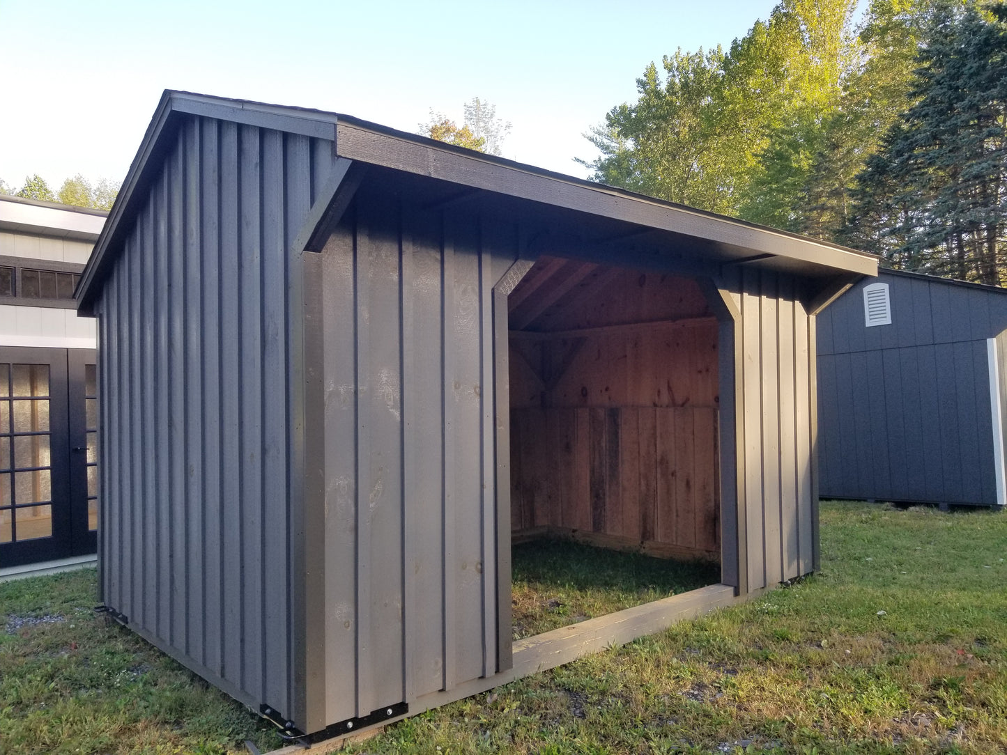 10x14 Horse Run-in with Pine Board & Batten Siding