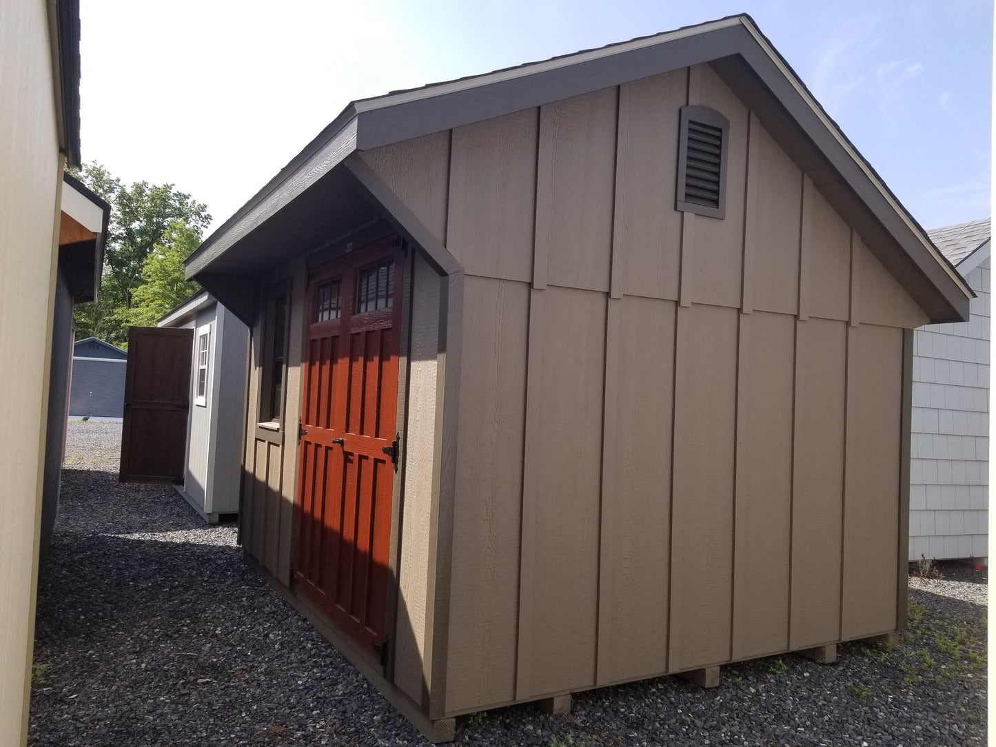 10x12 Garden Quaker with SmartPanel Board & Batten Siding