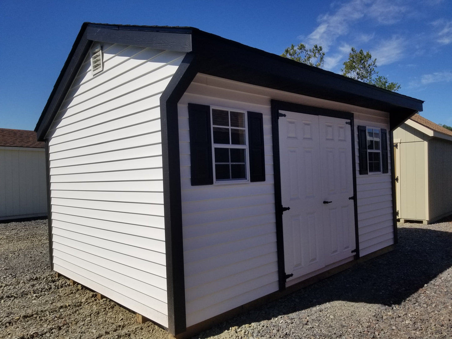 10x14 Quaker with Vinyl Siding